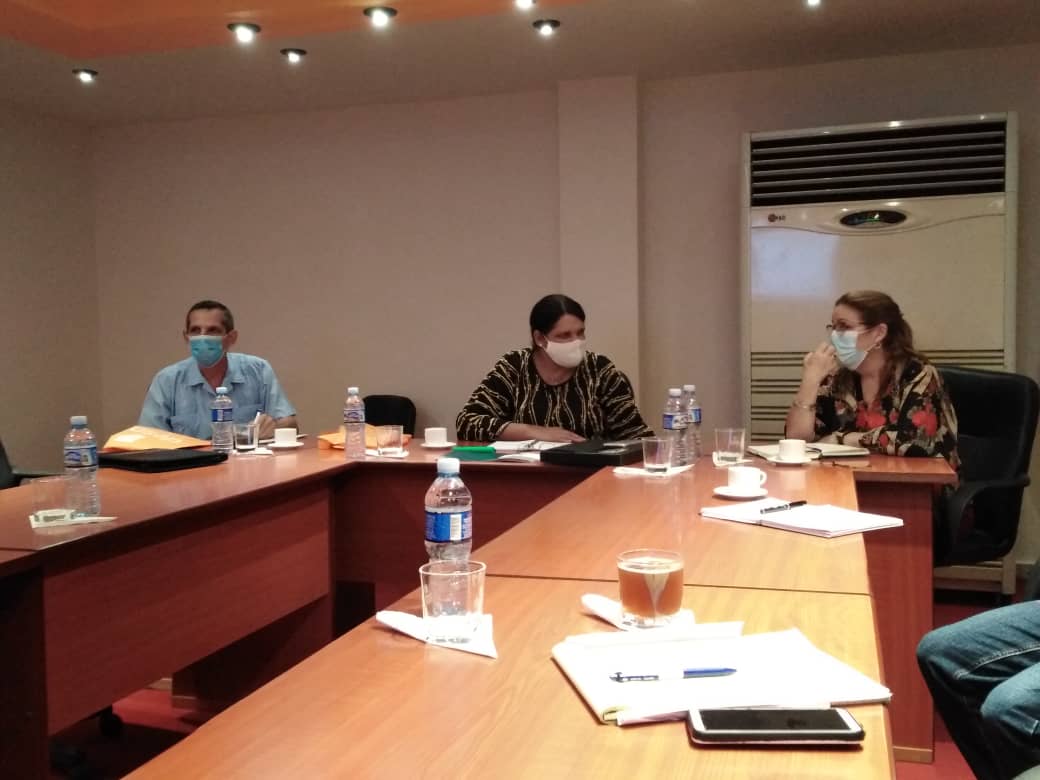 Dirigente partidista cubana intercambia con directivos de Desoft