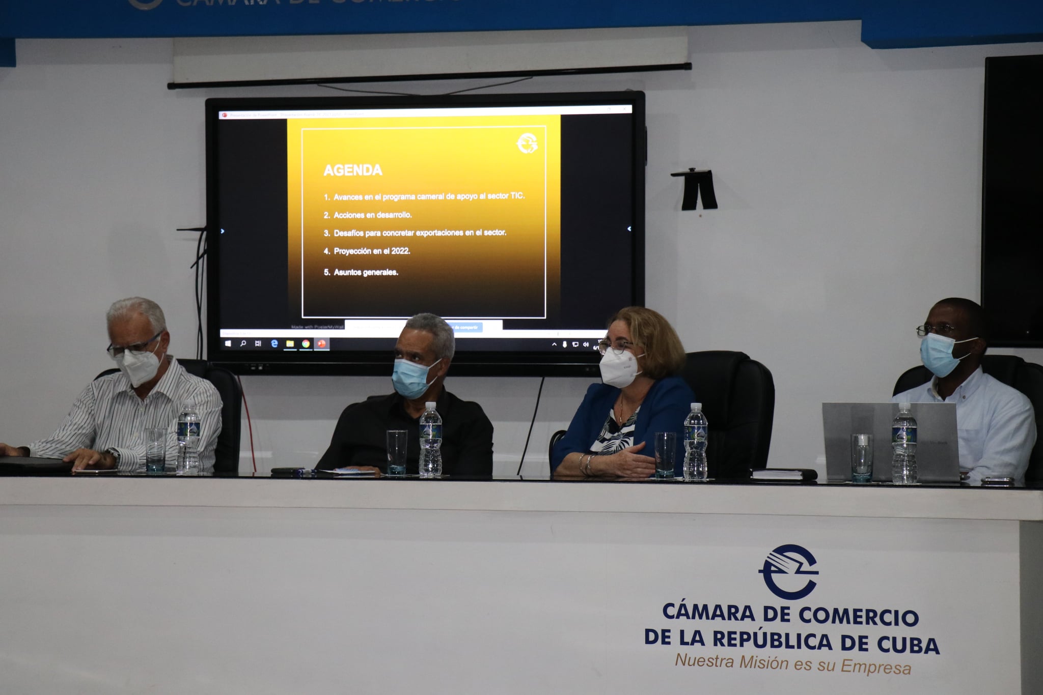 Viceministra de Comunicaciones insta a transformar el sector de las TIC en Cuba
