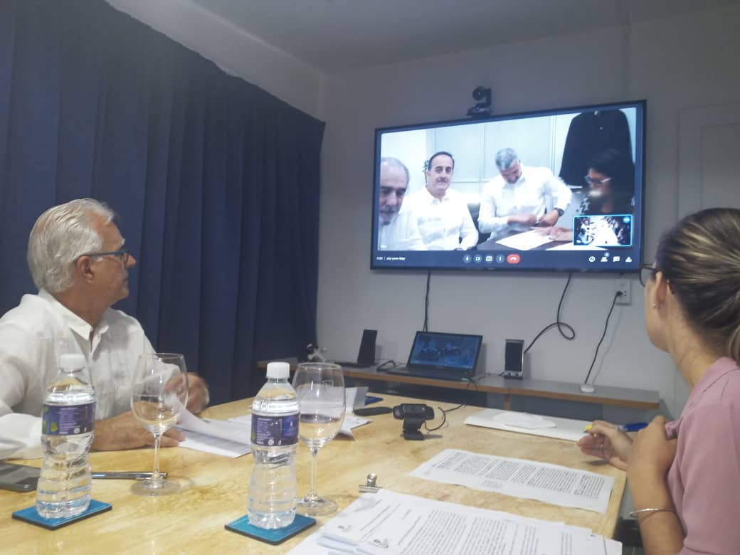 Desoft y la empresa española PeopleWalking firman contrato de Asociación Económica Internacional