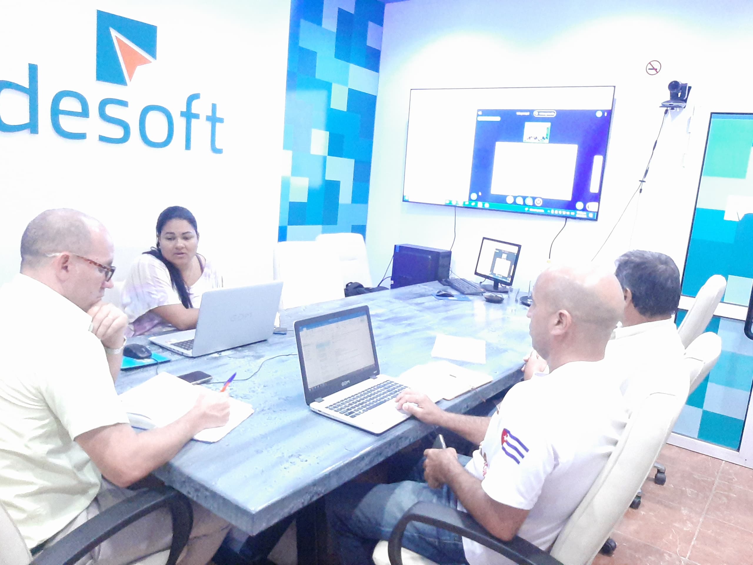 Desoft continúa sus intercambios con clientes estratégicos