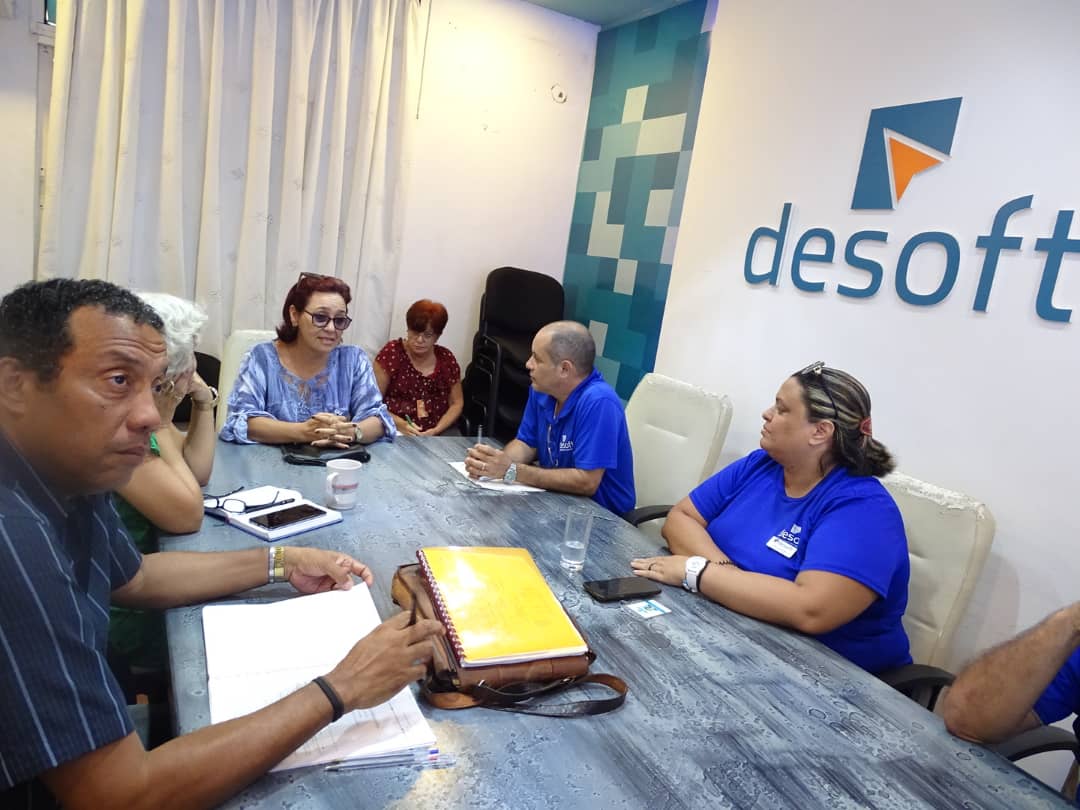 Integrantes de la Comisión de Atención a los Servicios de la Asamblea Nacional de Cuba visitaron la Casa Matriz de Desoft